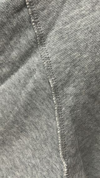 Sudadera gris ojo
