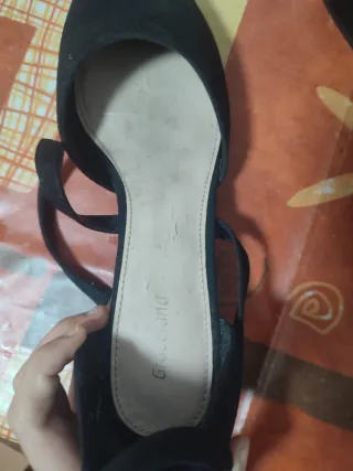 Zapatos negros de tacón bajo