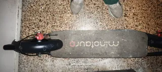 Patinete eléctrico 12 pulgadas casi nuevo,C MÓVIL