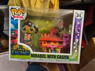 Funko Pop! Town Mirabel com Casita Disney Encanto