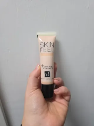 Skin Feel Fondotinta Beige