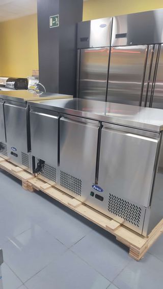 Mesa Refrigerada 3 Puertas Acero Inox ATOSA