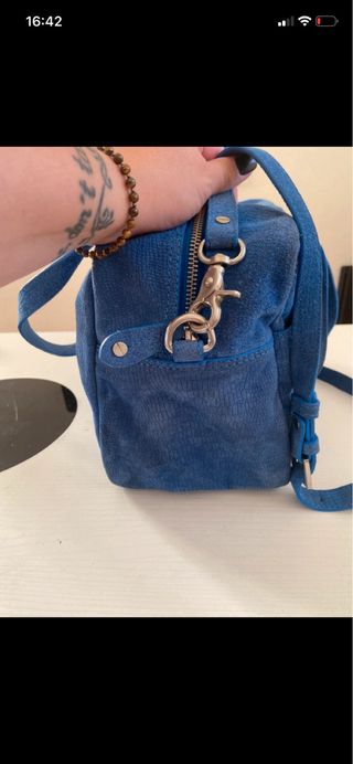 Bolso de piel azul