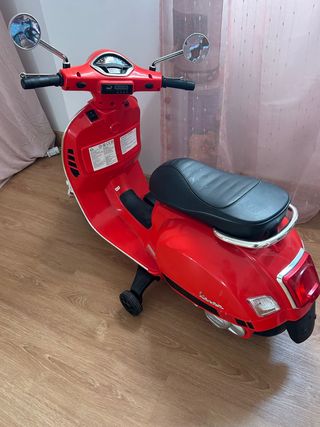 Vespa Roja Eléctrica Infantil
