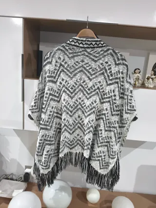 Chaqueta/Chal Parfois Étnico Flecos