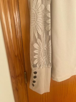 Blusa beige manga larga encaje talla XXL