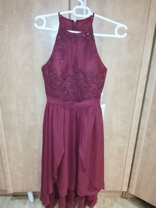 Vestido de fiesta burdeos con pedrería
