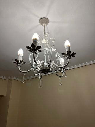 Lámpara colgante de metal y cristal