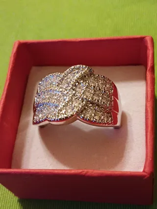 Anello fascia zirconi