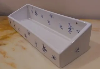 Mensola ceramica bianca fiorellini blu