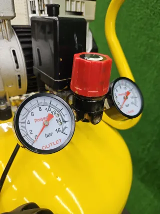 Compresor Stanley SXCMS1350VE Silencioso