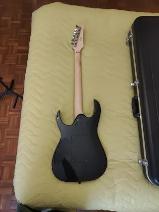 Guitarra Ibanez RGR320EX Coreana con funda rígida