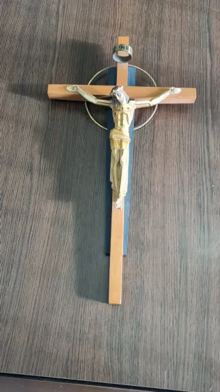 Crucifijo de Pared madera y cerámica INRI