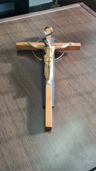 Crucifijo de Pared madera y cerámica INRI