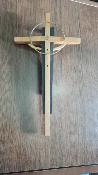 Crucifijo de Pared madera y cerámica INRI
