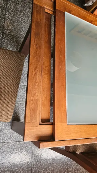 Comedor mesa madera y 6 sillas