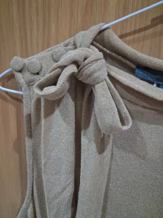 Camiseta Mango Cuello Halter Dorado