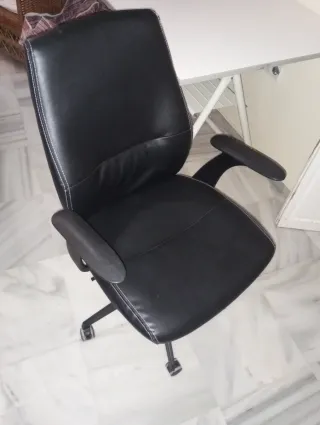 Silla de escritorio negra