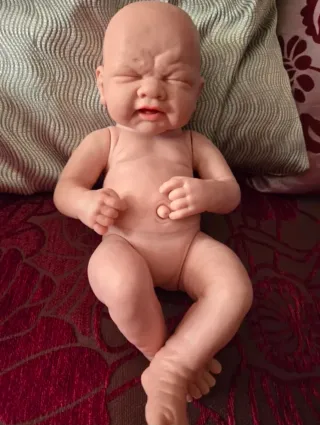 Muñeco realista bebé con ropa y accesorios