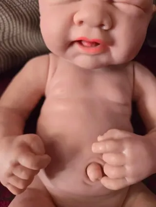 Muñeco realista bebé con ropa y accesorios