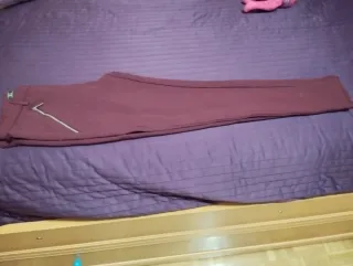 Pantalón tipo malla mujer color burdeos