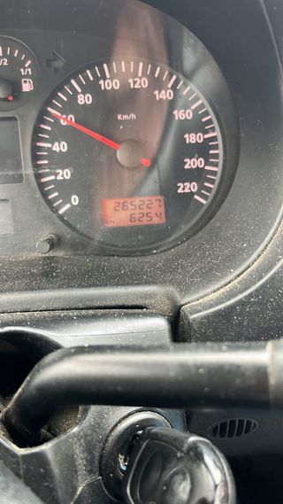 Se cambia coche por moto o caravana