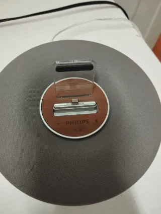 Radio Reloj Philips Dock Gris y Blanco