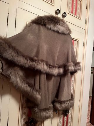 Capa abrigo elegante lana y pelo sintético