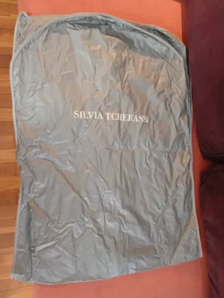 2 Portatrajes CH Carolina Herrera Negro y Rojo