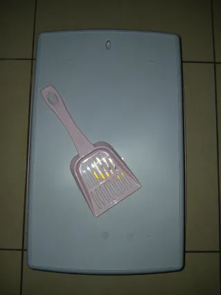 Arenero para gatos pequeños con pala