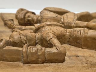 Antico pannello legno bassorilievo guerrieri