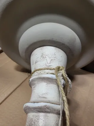 Tavolino decorato legno grigio e bianco