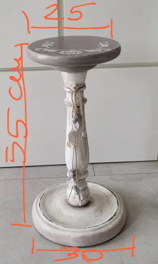 Tavolino decorato legno grigio e bianco