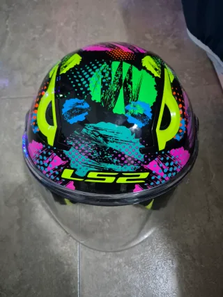 Casco infantil LS2 no se ha usado me costo 125e