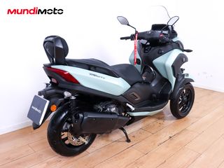 YAMAHA TRICITY 300