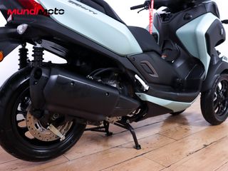 YAMAHA TRICITY 300