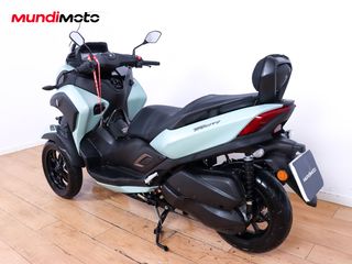 YAMAHA TRICITY 300