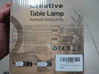 Lámpara de mesa LED con proyector