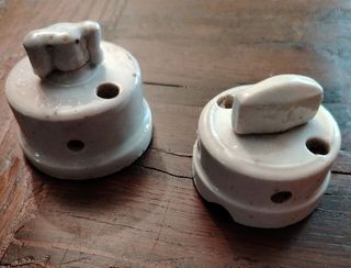 Coppia interruttori ceramica antichi