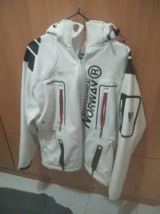 Chaqueta Geographical Norway... Sin apenas uso