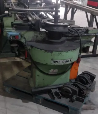 Curvadora de tubo C-60-S