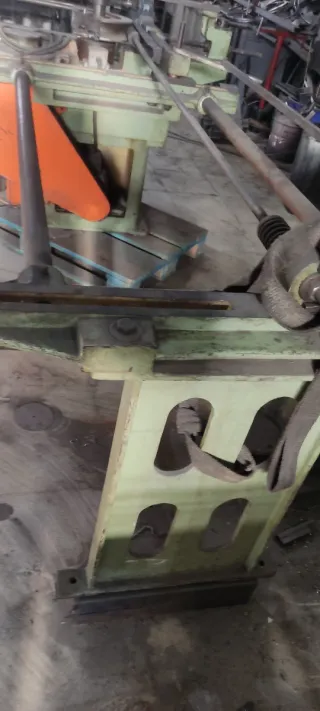 Curvadora de tubo C-60-S