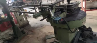 Curvadora de tubo C-60-S