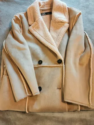 Abrigo Zara borreguito beige