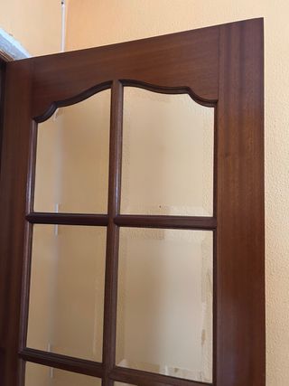 Puerta de madera 2 con cristal 5 macizas
