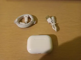 Auriculares Inalámbricos Blancos + Cargador