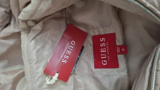 Chaqueta Guess Beige Rosado con Capucha