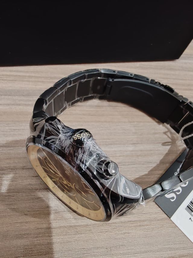 Reloj Hugo Boss Negro y Dorado