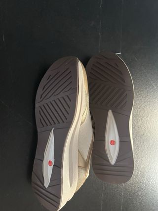 zapatillas Cortefiel Beige y Dorado Talla 39