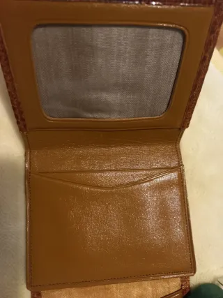 Billetero piel serpiente dorado